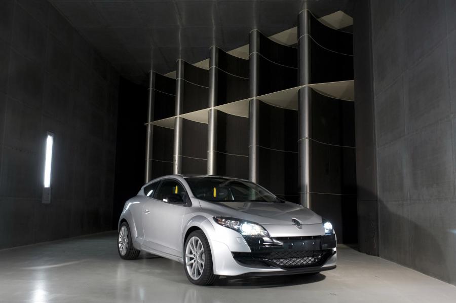  Renault Megane RS 250 2010 года  (фото 23 из 34)